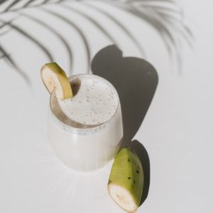 Banaani smoothie -kokeile tätä juomaa aamupahoinvointiisi!